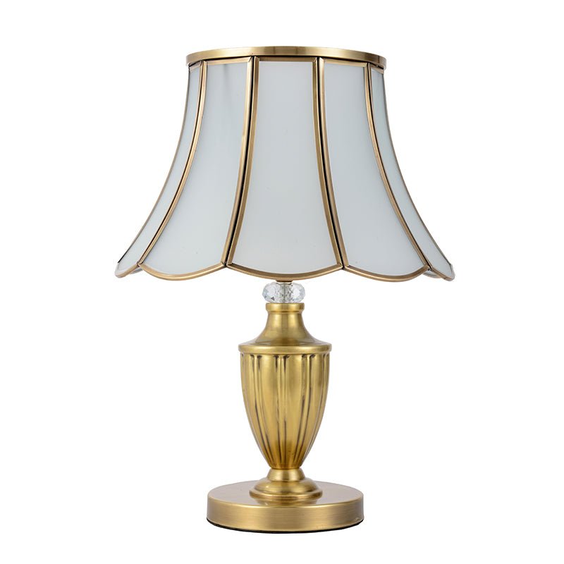 Ctagonal Scallop Edged Saucer Shaped Table Lamp